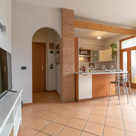 Mamma Ciccia - La Casa Sul Fiume Mandello del Lario